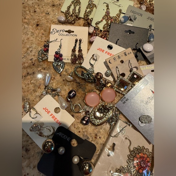 Variety of vintage costume jewelry - Earrings - Picture 2 of 16